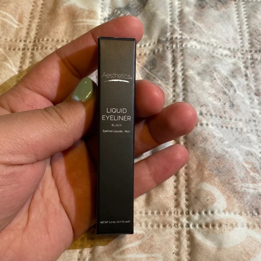 Aesthetica liquid eyeliner-black
